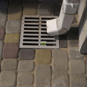 Дождеприемник 300х300 с ПВХ решеткой